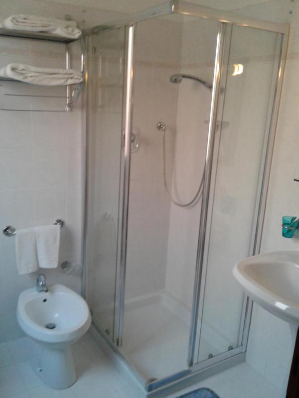 Double/Twin Room image 3