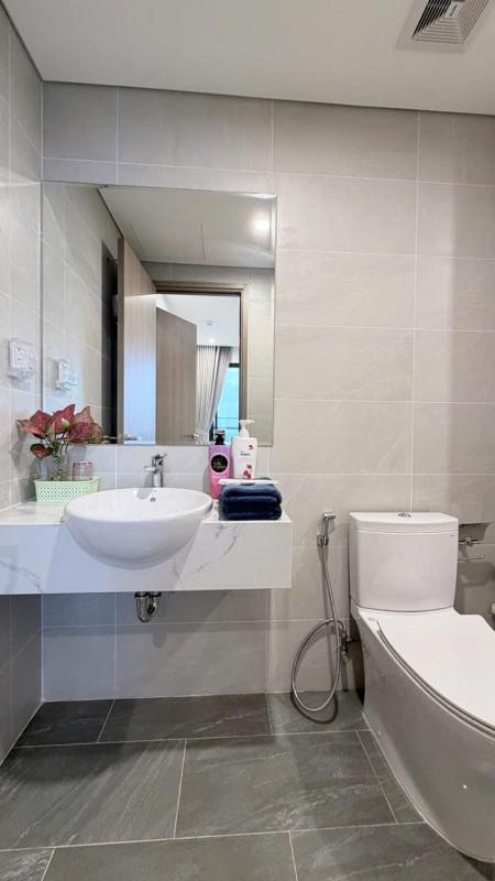 Luxury Two Bedroom Apartment - image 21