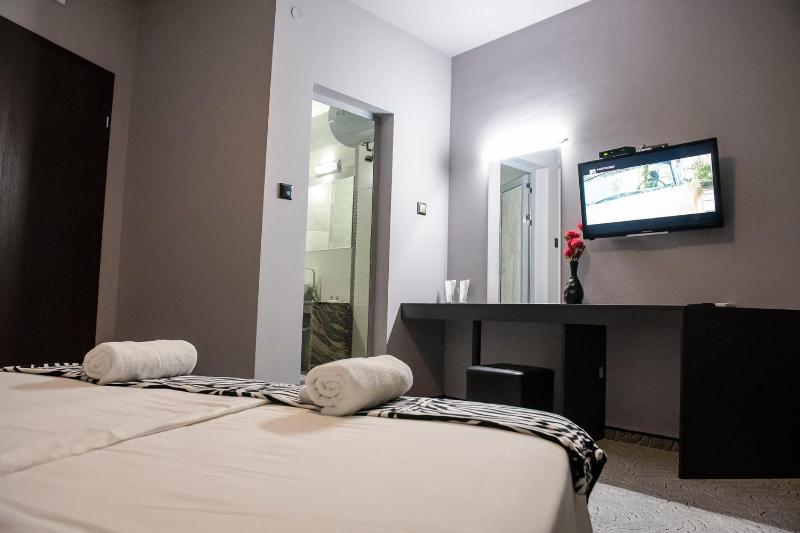 King Room with Mountain View image 4