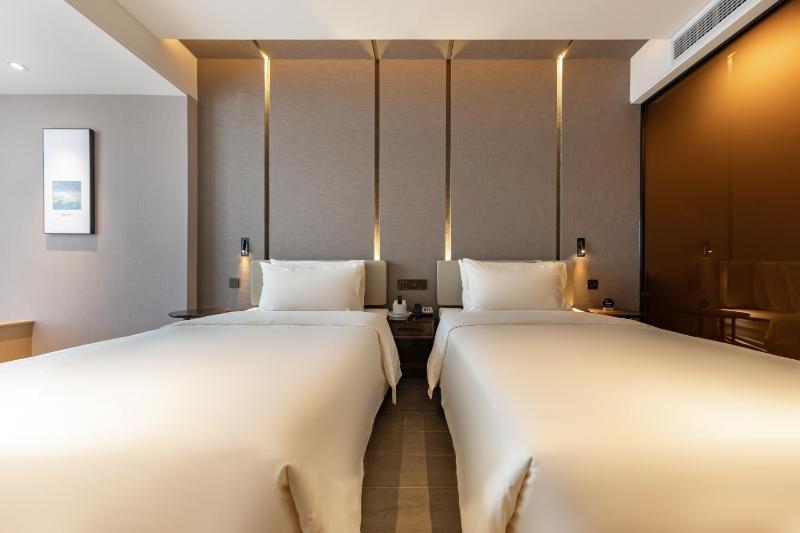 Atour Hotel Hefei Huaihe Road Pedestrian Street Guangming Road Subway Station - image 30