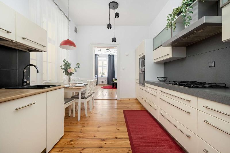 Unique & Functional Apartment near Wrocław Market Square by Noclegi Renters - image 7