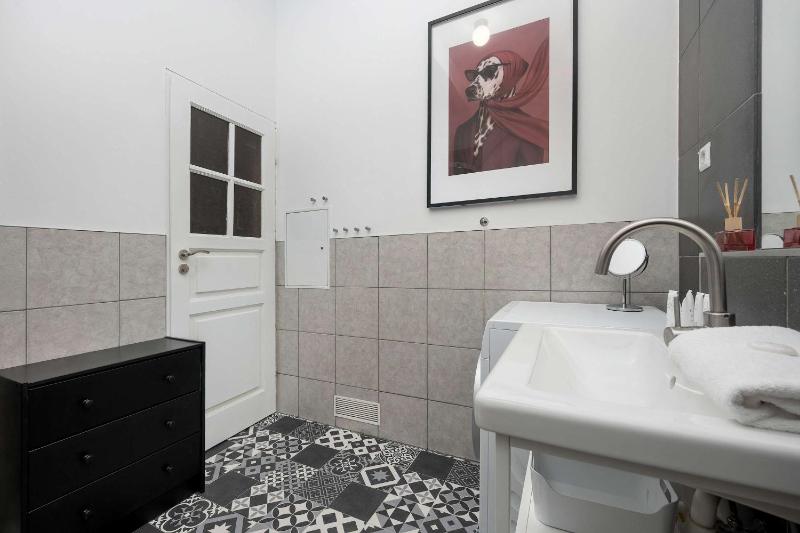 Unique & Functional Apartment near Wrocław Market Square by Noclegi Renters - image 6