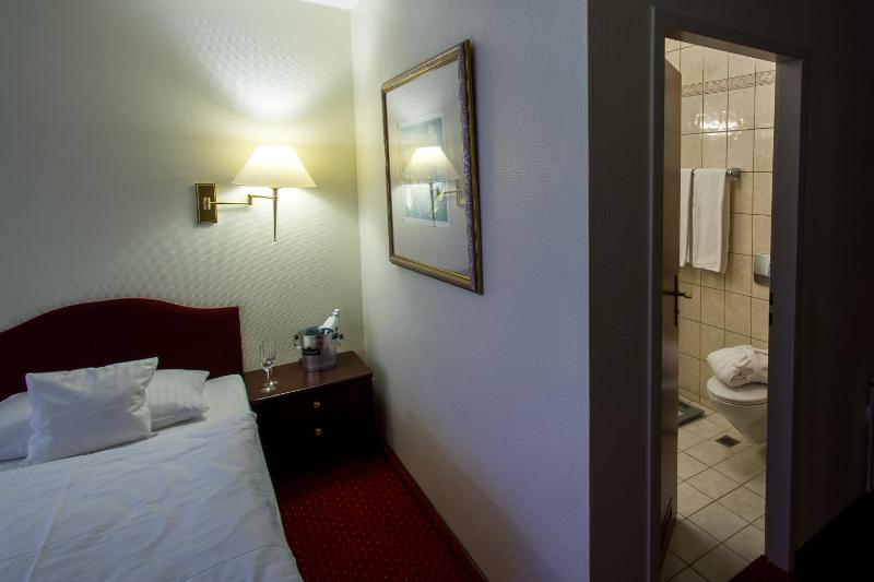 Standard Single Room image 1