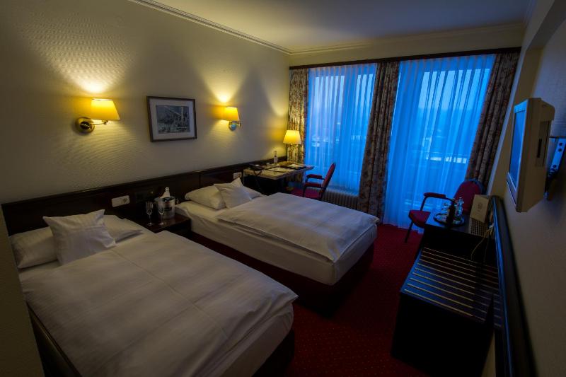 Standard Double Room image 2