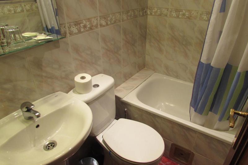 Hostal Prim - image 4