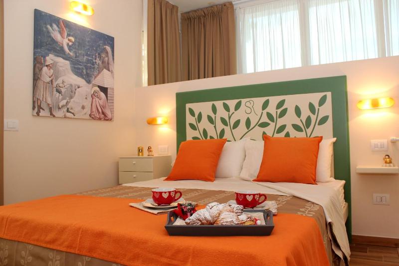 Deluxe Queen Room with Two Queen Beds image 2