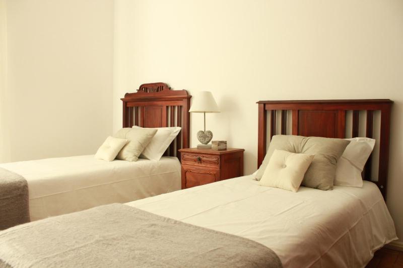 Twin Room with Shared Bathroom image 3