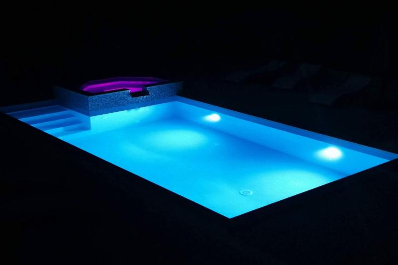 Flora Maris Pool Apartments - image 4
