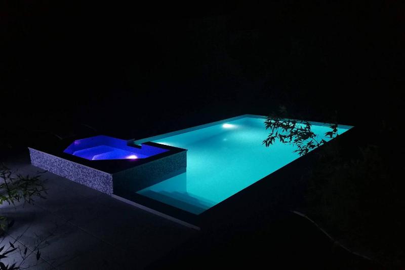 Flora Maris Pool Apartments - image 12