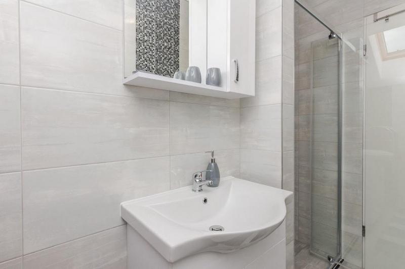 Flora Maris Pool Apartments - image 6