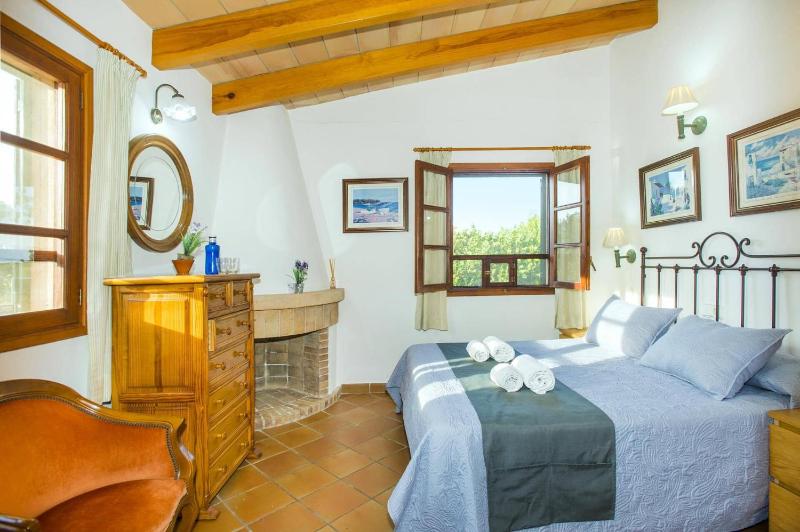 Villa Monserrat by Villa Plus - image 10