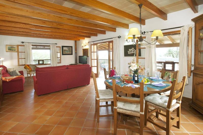 Villa Monserrat by Villa Plus - image 28