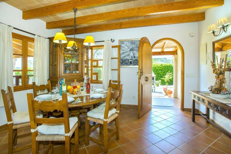 Villa Monserrat by Villa Plus - image 12