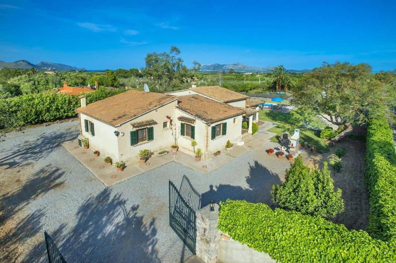 Villa Monserrat by Villa Plus - image 15