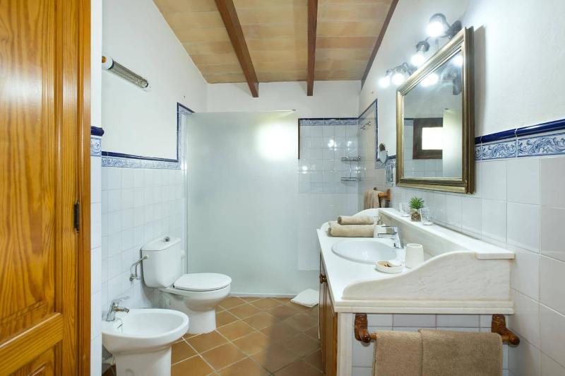 Villa Monserrat by Villa Plus - image 23