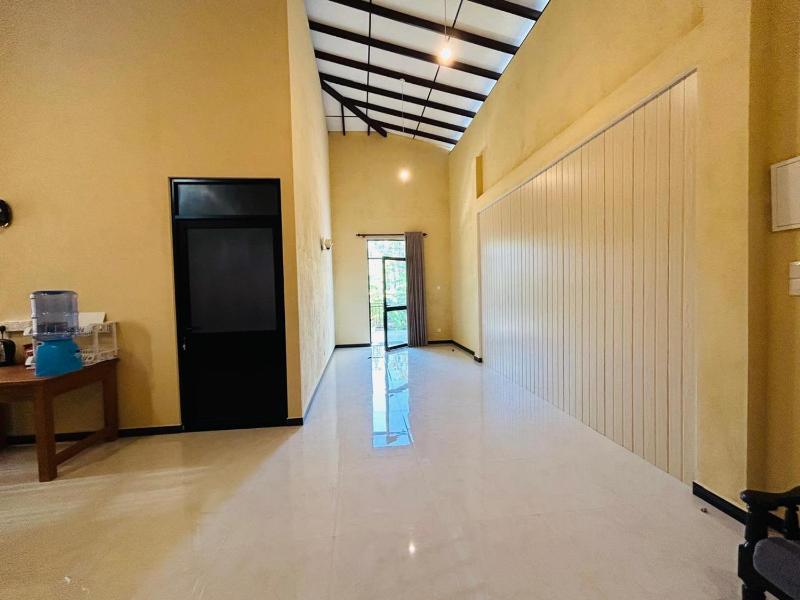 Thami Villa - image 15