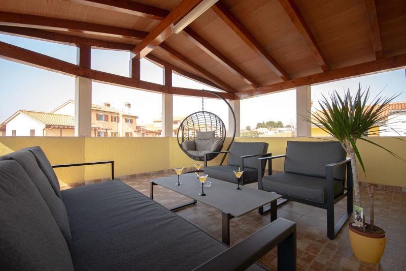Holiday House with pool Lili Pet friendy - image 4