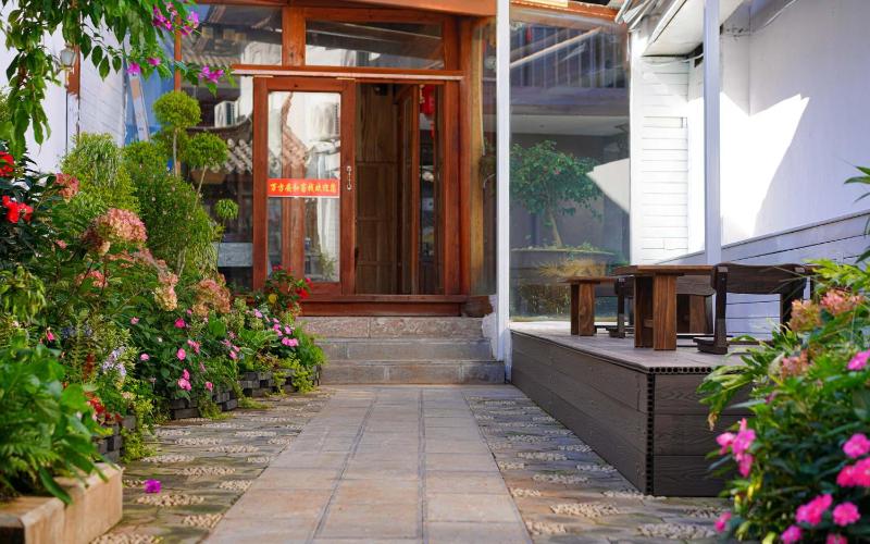 The Naxi Hereditary Courtyard - Chinese Nature's Design Retreat - Talor Made Tours & Free Pick-up from Airport or RS more than 3 Nights - image 17