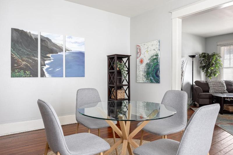 Lockerbie Townhome - Steps to Mass Ave - Sleeps 8 - Family Friendly - image 19