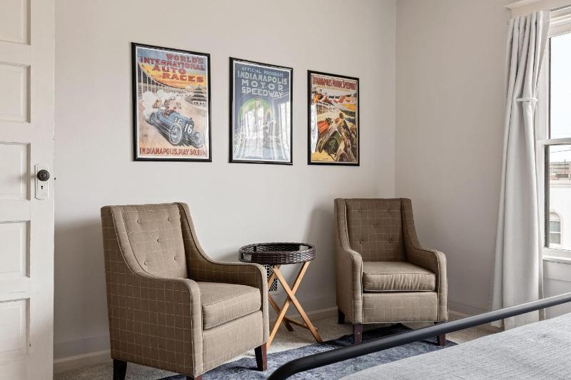 Lockerbie Townhome - Steps to Mass Ave - Sleeps 8 - Family Friendly - image 46