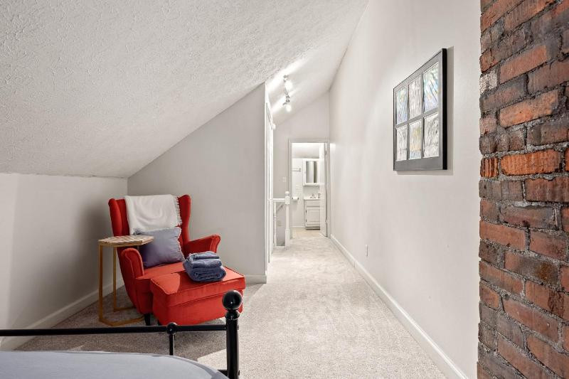 Lockerbie Townhome - Steps to Mass Ave - Sleeps 8 - Family Friendly - image 27