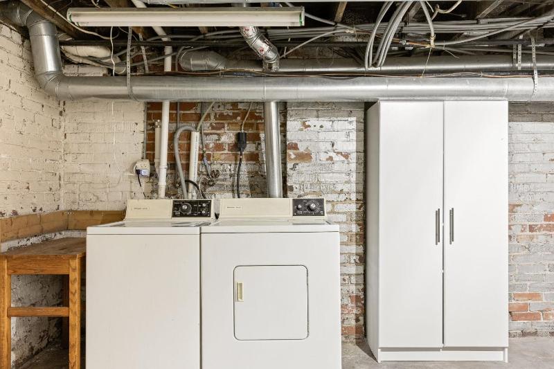 Lockerbie Townhome - Steps to Mass Ave - Sleeps 8 - Family Friendly - image 39