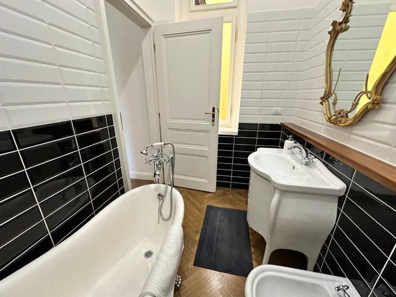 Luxury flat in Wenceslas Square - image 3