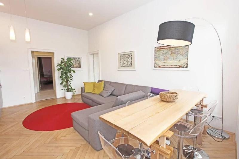 Stylish river-view apartment - image 5