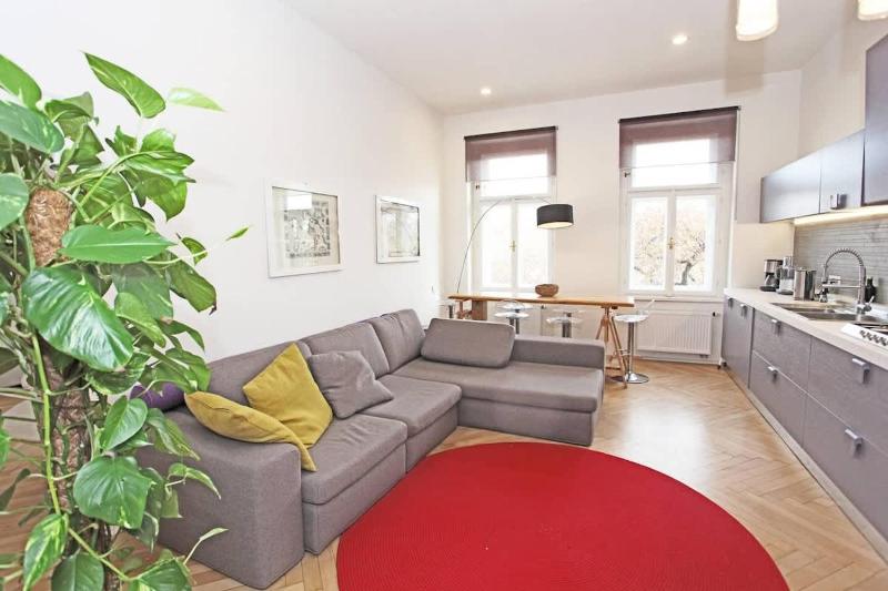 Stylish river-view apartment - image 12