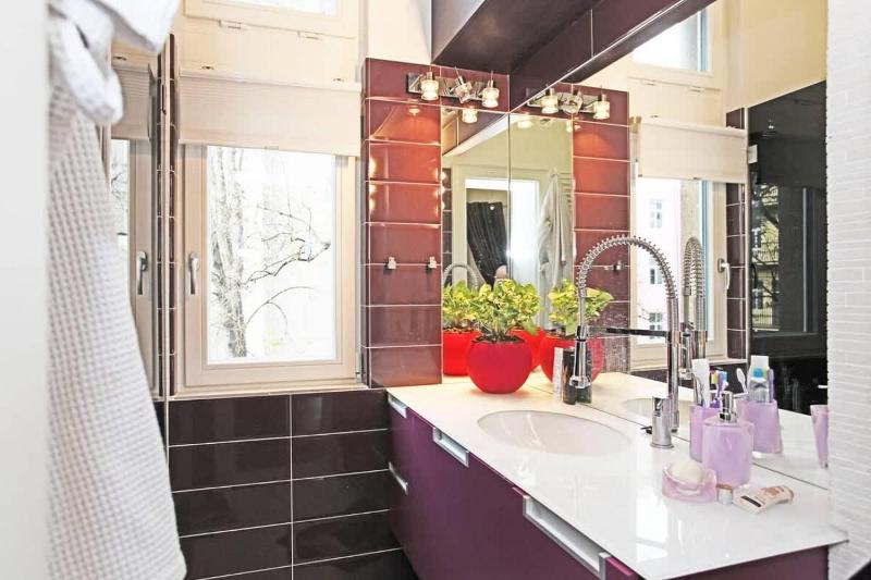 Stylish river-view apartment - image 13