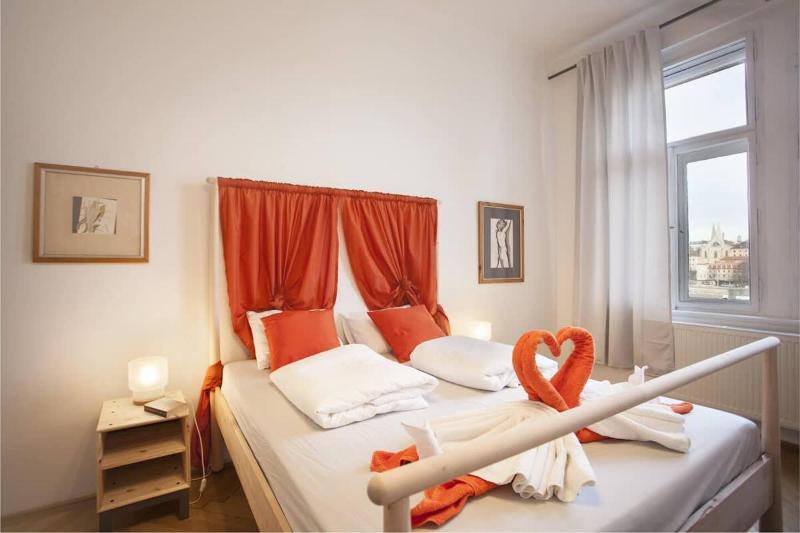 Spectacular Riverview apartment - image 6