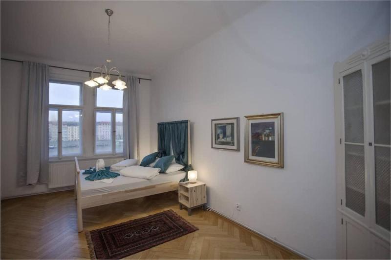 Spectacular Riverview apartment - image 7