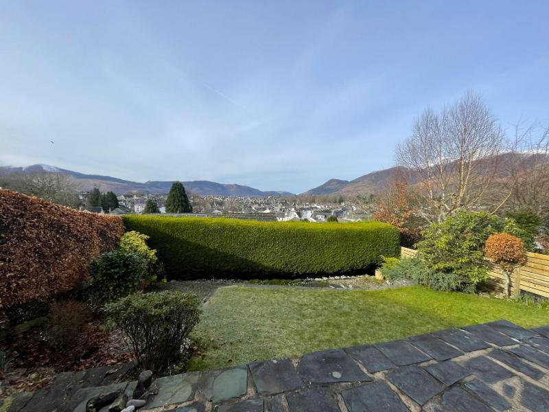 16 Manesty View - image 4