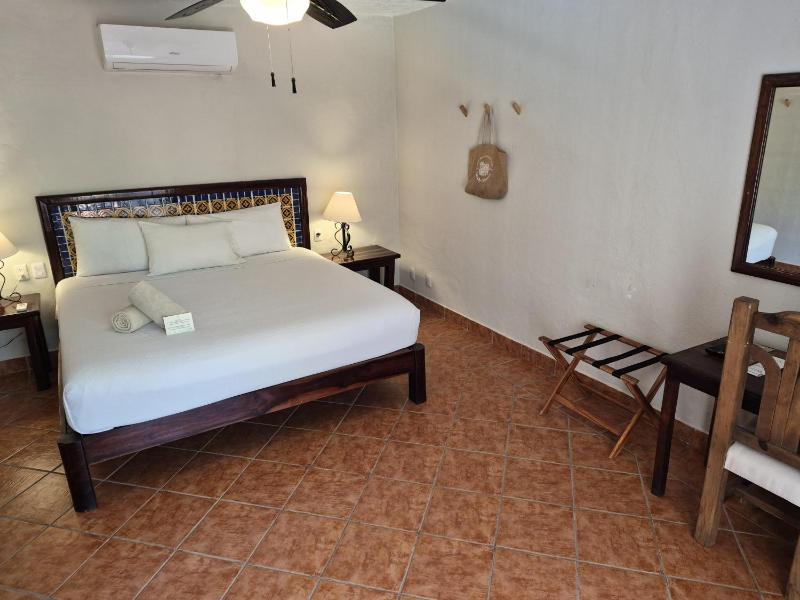 Petit Lafitte Beach Front Hotel & Bungalows - image 45