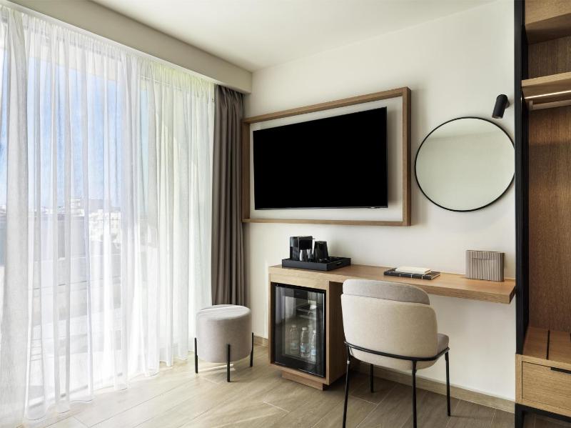 Hilton Garden Inn Chania City - image 11