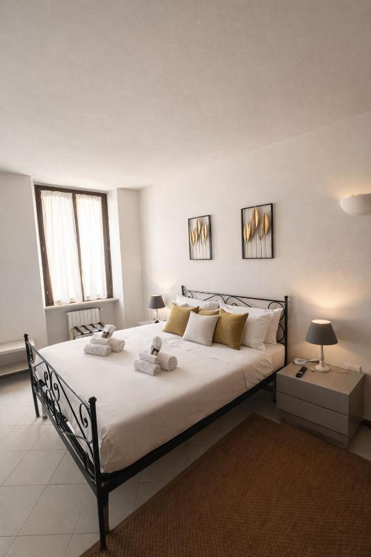 Vinessa Rooms - image 6
