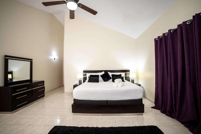 Spacious 8 Bedroom 10 Bath Villa THE CENTER of Sosua - image 17