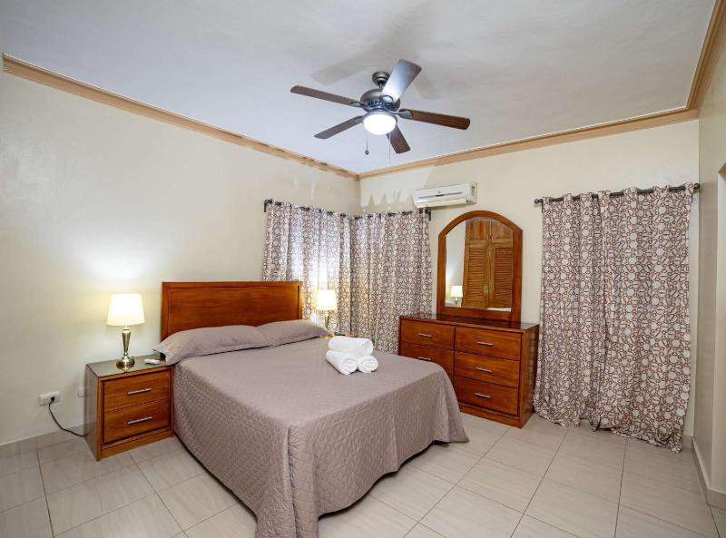 Spacious 8 Bedroom 10 Bath Villa THE CENTER of Sosua - image 35