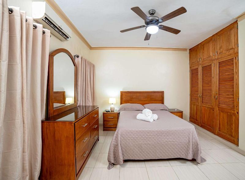 Spacious 8 Bedroom 10 Bath Villa THE CENTER of Sosua - image 23