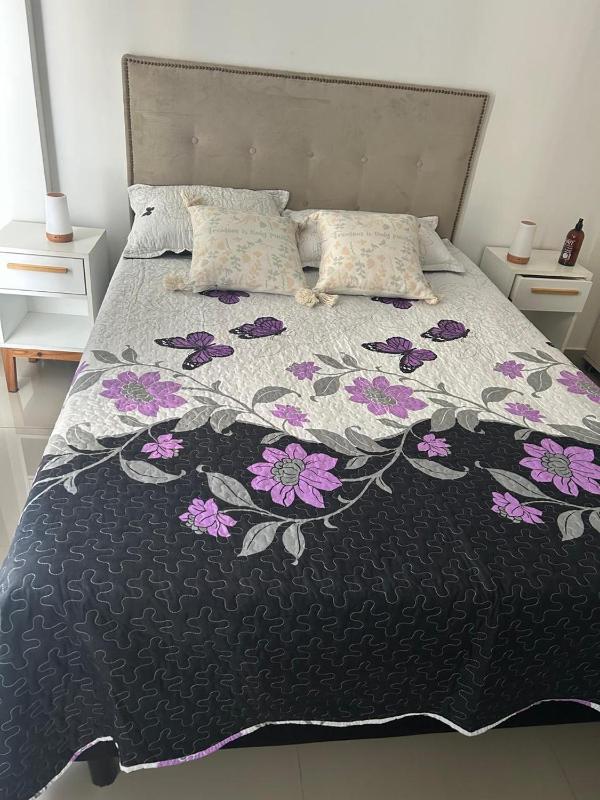 Large apartment in Almagro with a bed and an armchair bed - image 3