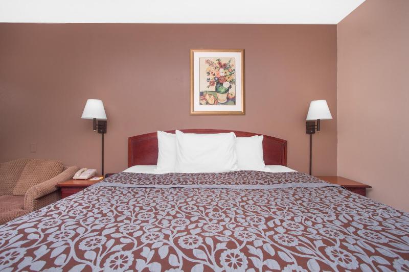 King Room - Disability Access/Non-Smoking image 2