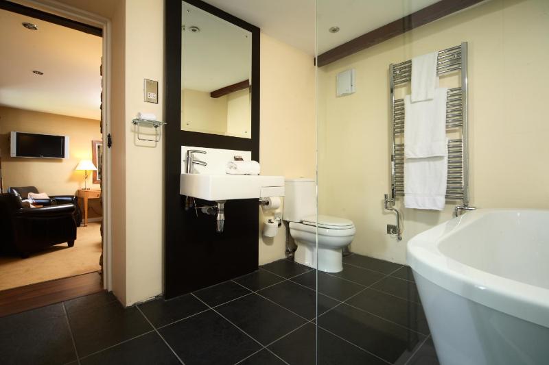 Deluxe Double Room with Countryside View image 2