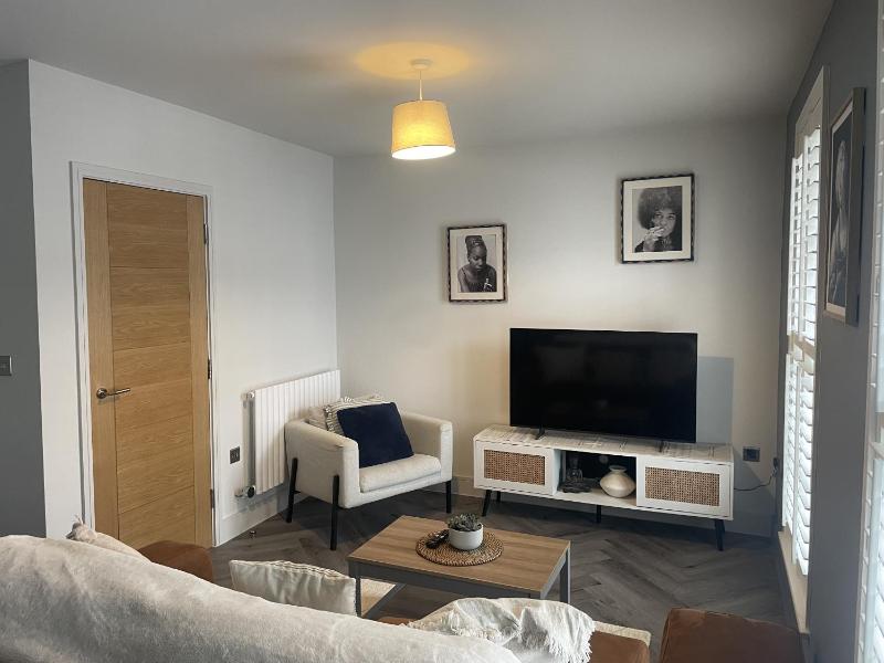 New Luxury Apartment in Town Centre - image 1