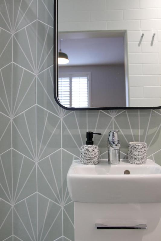 New Luxury Apartment in Town Centre - image 2