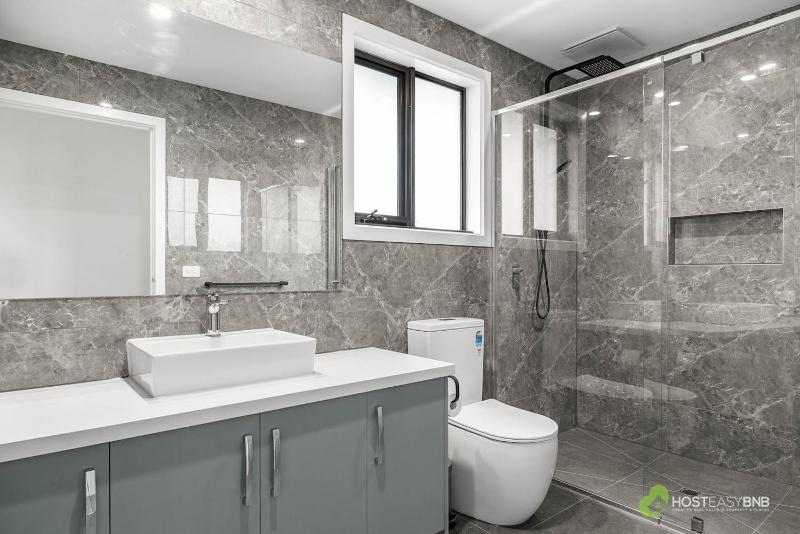 Stunning Brand New Coastal Residence - Ocean View - image 6