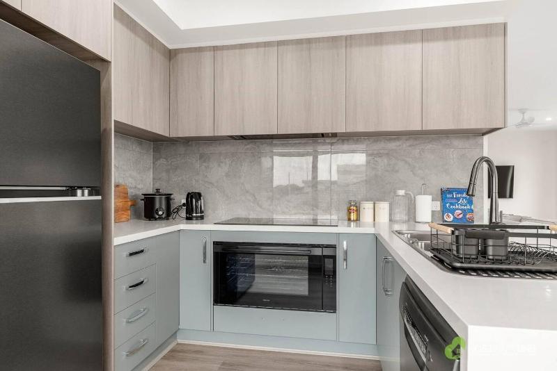 Stunning Brand New Coastal Residence - Ocean View - image 11