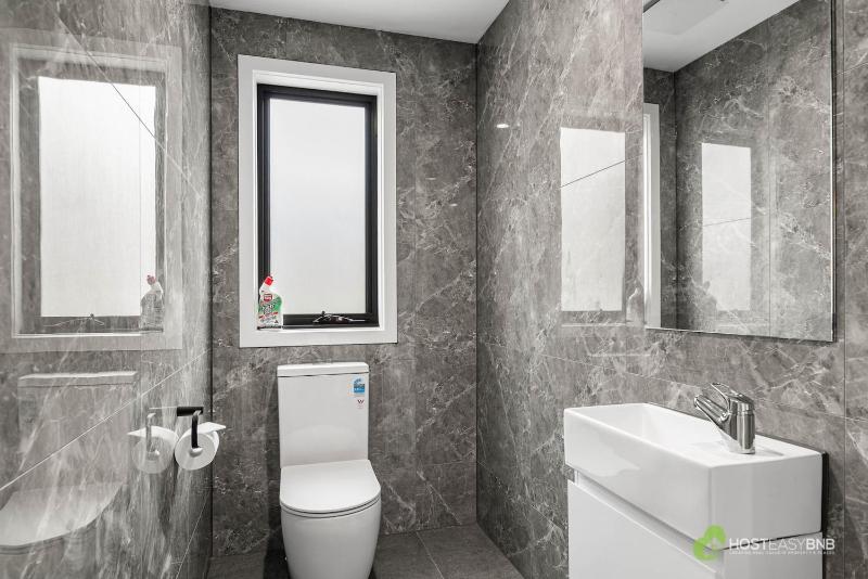 Stunning Brand New Coastal Residence - Ocean View - image 25
