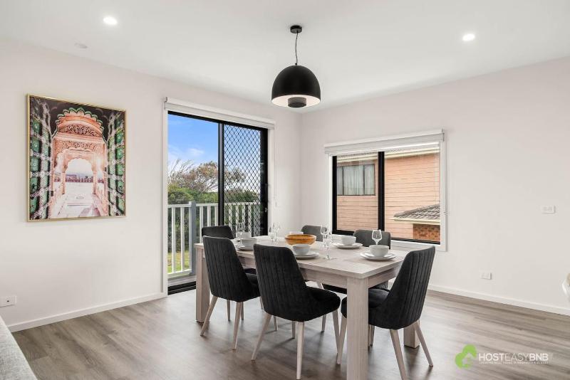 Stunning Brand New Coastal Residence - Ocean View - image 13