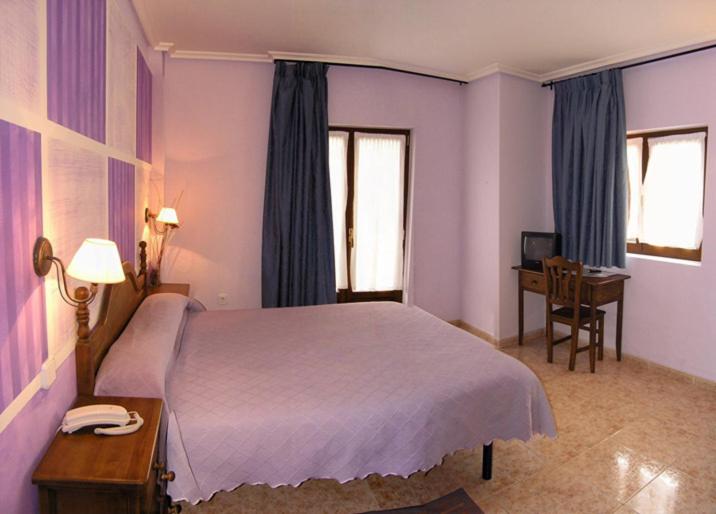 Double or Twin Room image 1
