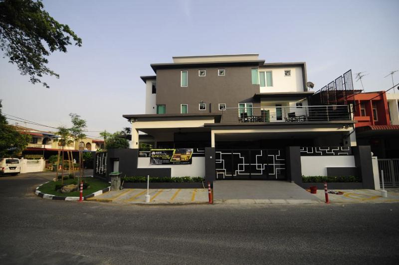 i-homey guesthouse - image 15